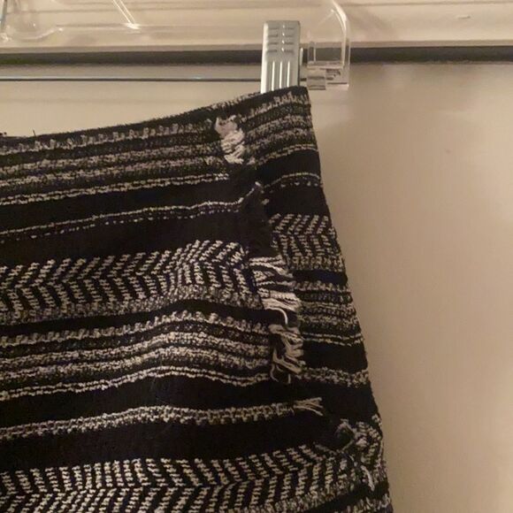 Loft fringe textured skirt - Picture 4 of 6